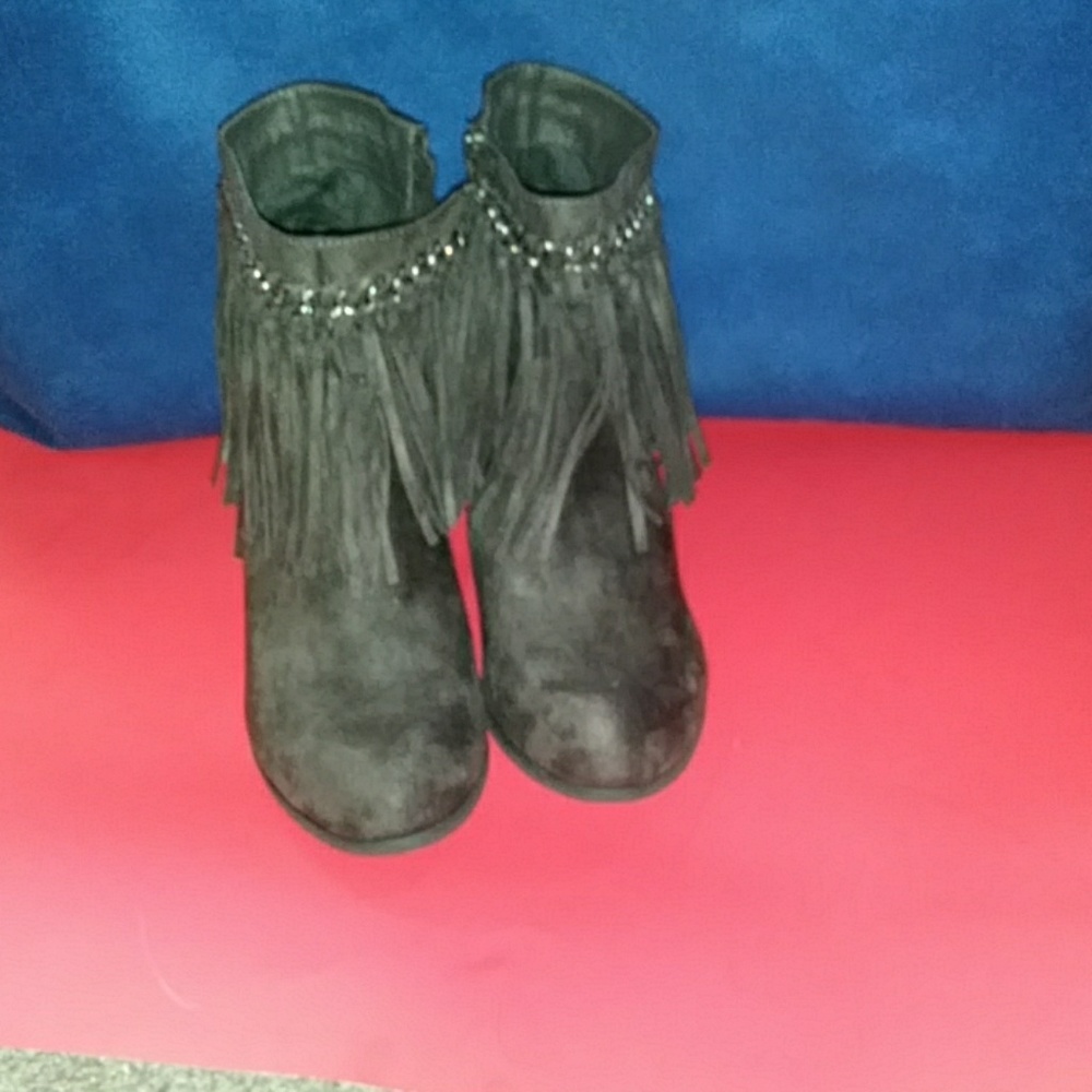 Shoes - Picture 2 of 2